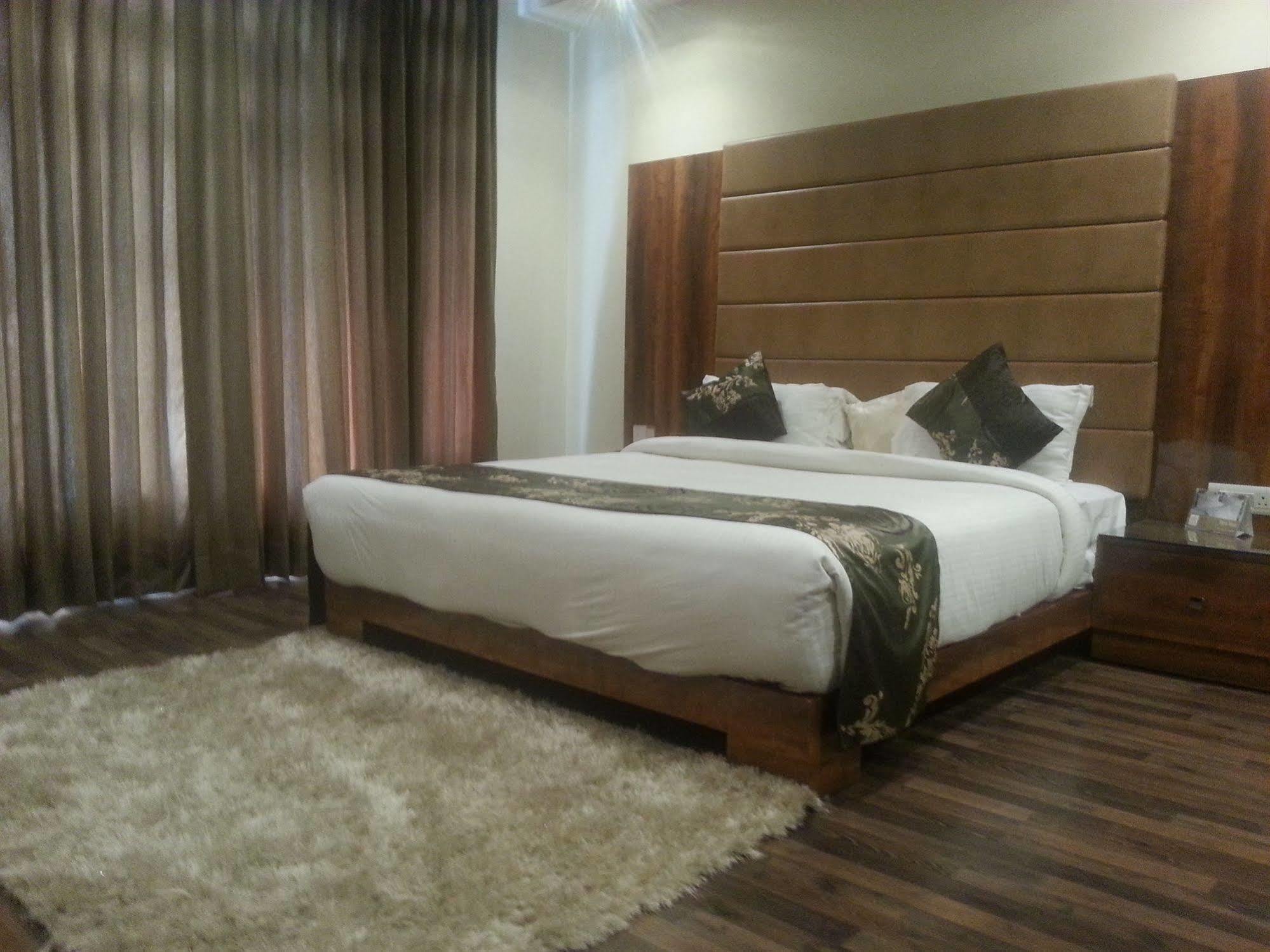 One Earth Avaas Amritsar Exterior foto
